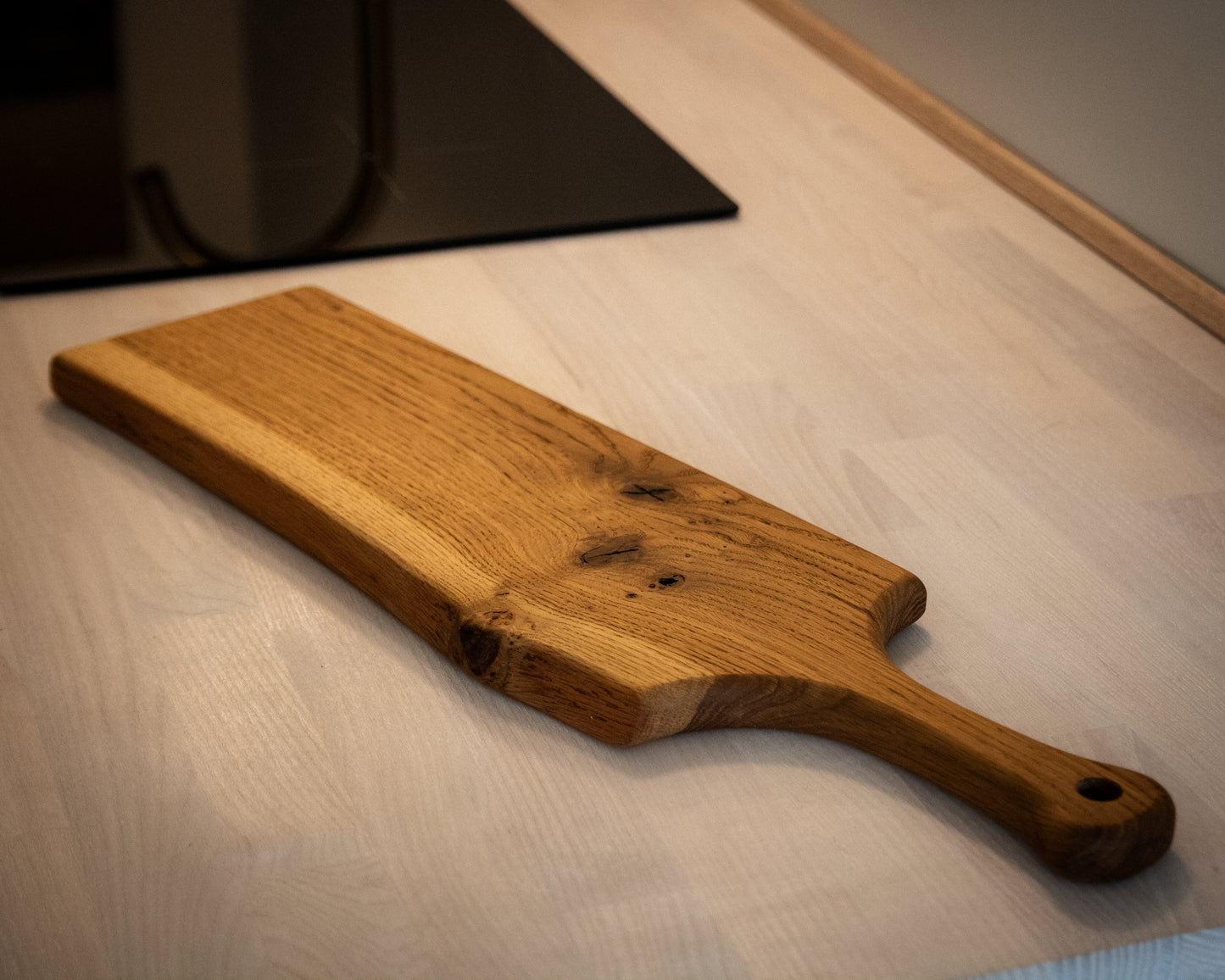 Skære- og serveringsbræt - "Eksotisk håndtag"